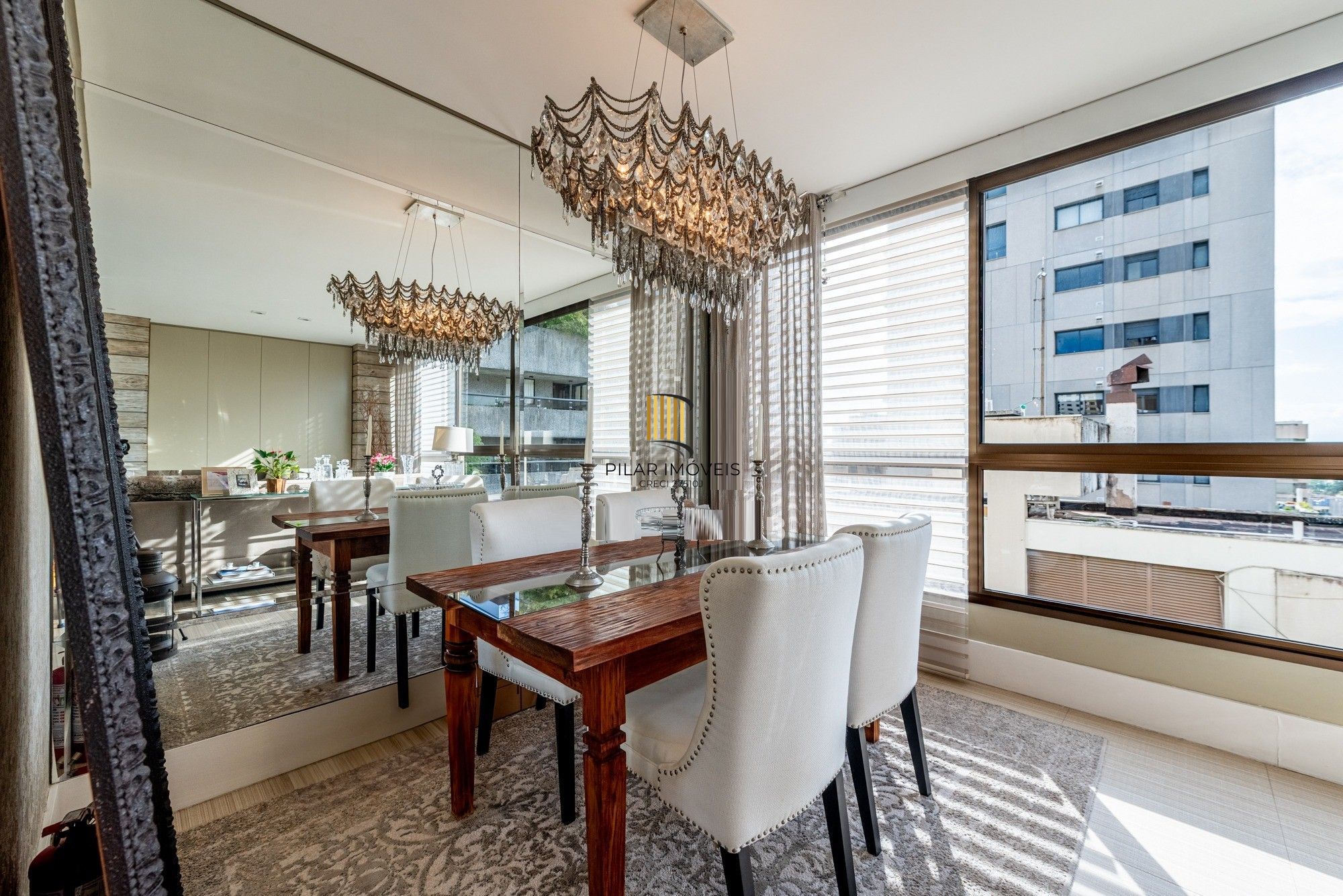 Vende-se cobertura com 2 quartos (1 suíte), 185m² e 2 vagas – Rio Branco