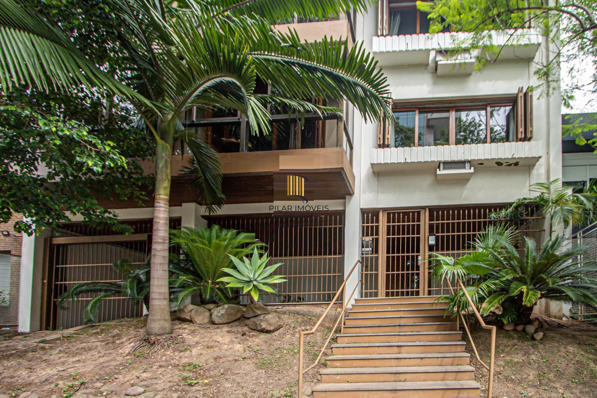 Apartamento mobiliado com 4 quartos, hidromassagem e 2 vagas -254 m²- Petrópolis