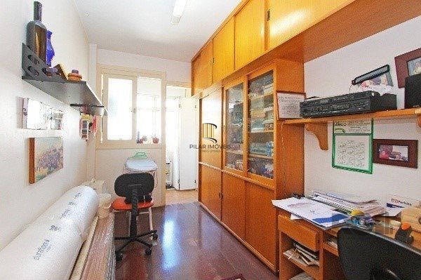 Vende-se bela cobertura 3 quartos com suíte, 2 vagas, dependencia completa em prédio com elevador - 220m² - Floresta