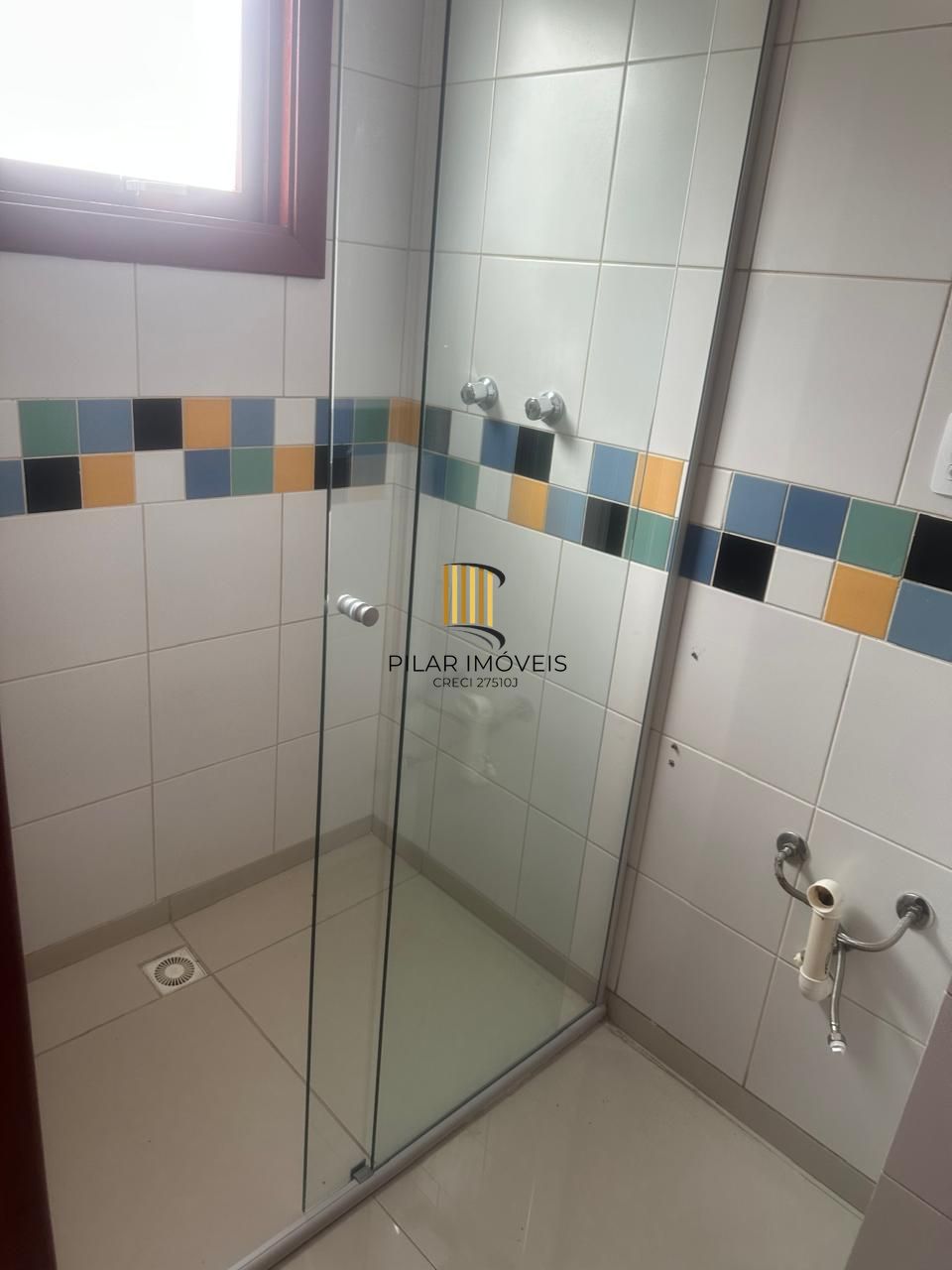 Vende-se casa com 4 suítes, 184m² e 4 vagas – Chácara das Pedras