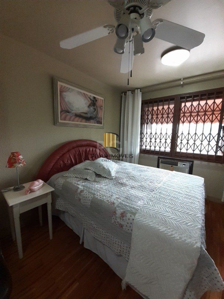 Casa 3 dormitórios, 2 suítes, 4 vagas, 257,52 m² de área privativa, no Bairro Ipanema