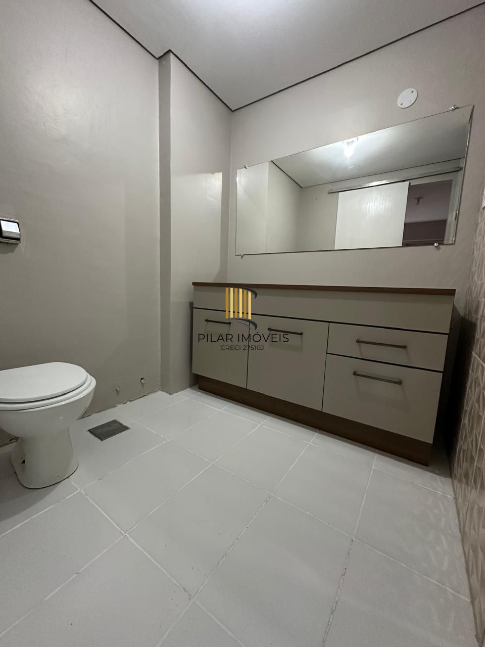 Vende-se cobertura com 2 quartos(2 suítes), piscina, 2 vagas e 235 m² – Mont`Serrat