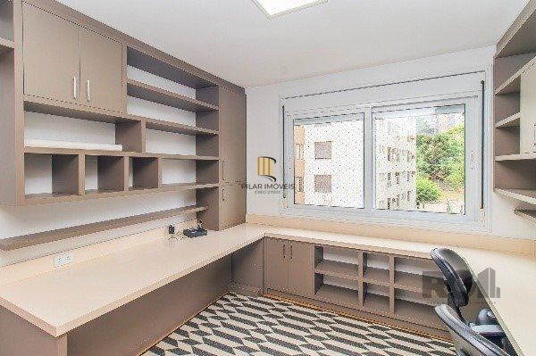 Apartamento de alto padrão, 3 suítes, 3 vagas, ao lado da Praça da Encol