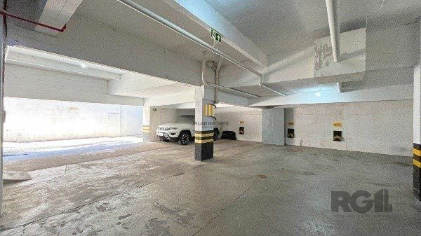 Apartamento de 200m², 4 quartos, 1 suíte e 4 vagas – Moinhos de Vento