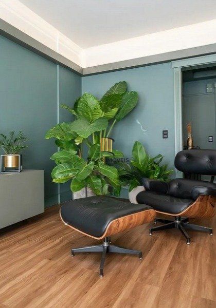 Vende-se apartamento 3 quartos com suíte e duas vagas - 134m² - Moinhos de Vento