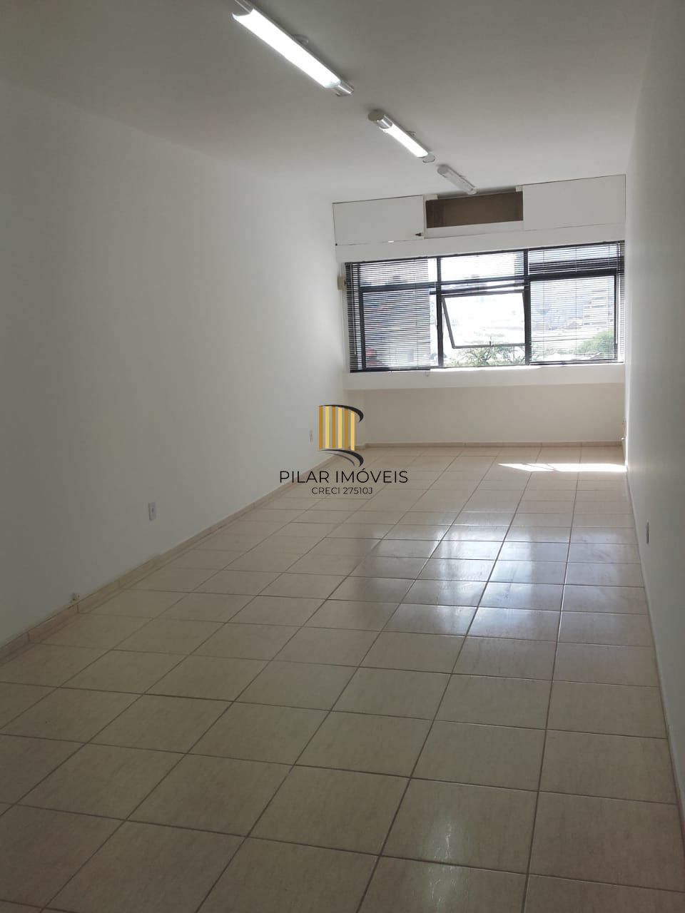 Vende-se sala comercial com 35m² - Passo D’Areia