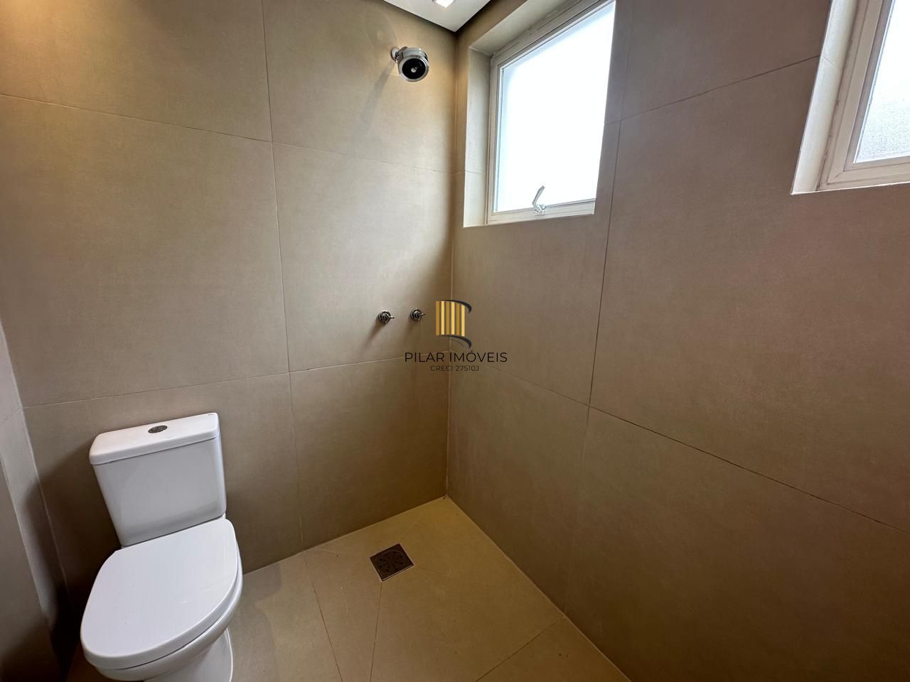 Vende-se apartamento com 3 quartos (2 suítes), 104,6m² e 1 vaga – Petrópolis