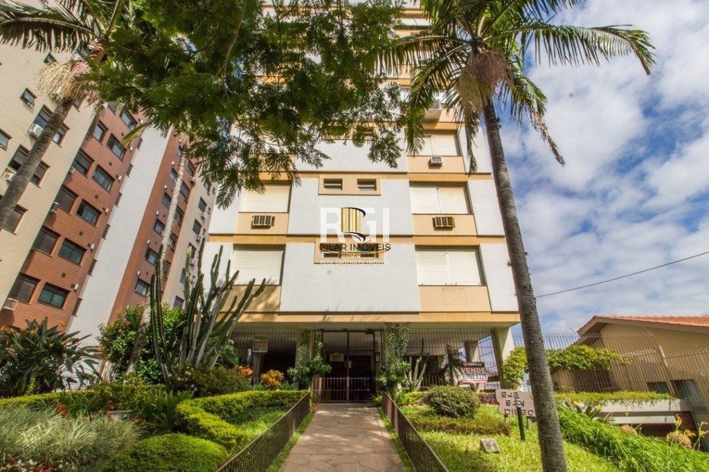 Apartamento á Venda - 140m², 3 dormitórios, sendo 1 suites, 2 vagas - São João