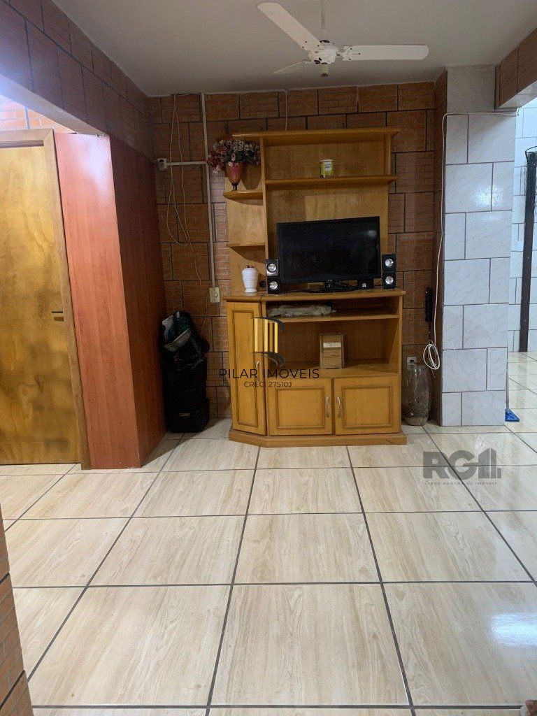 Vende-se casa 3 quartos com suíte e 3 vagas de garagem - 130m² - Jardim Itu Sabará
