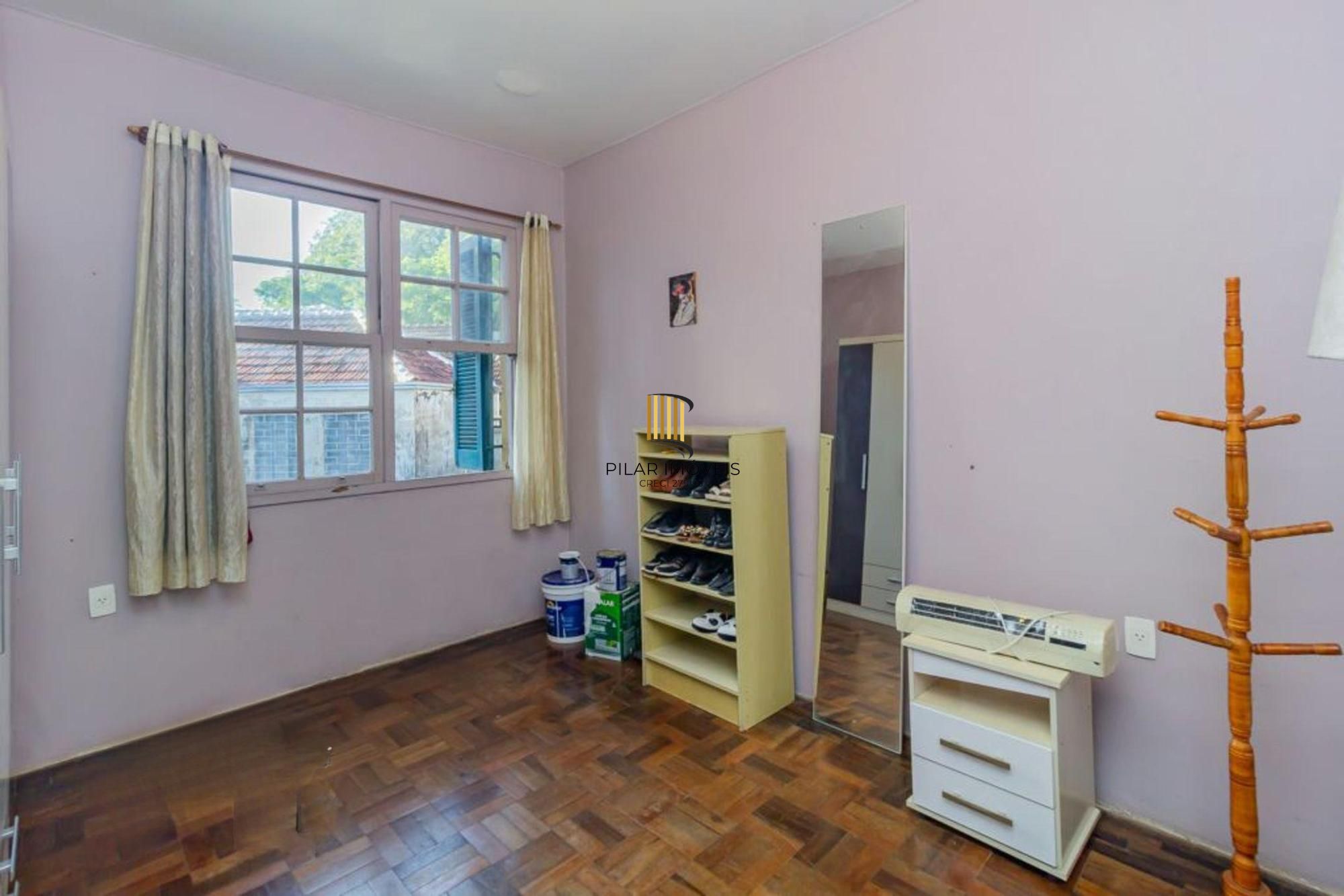 Vende-se apartamento com 3 quartos, 87m² e sacada - Petrópolis