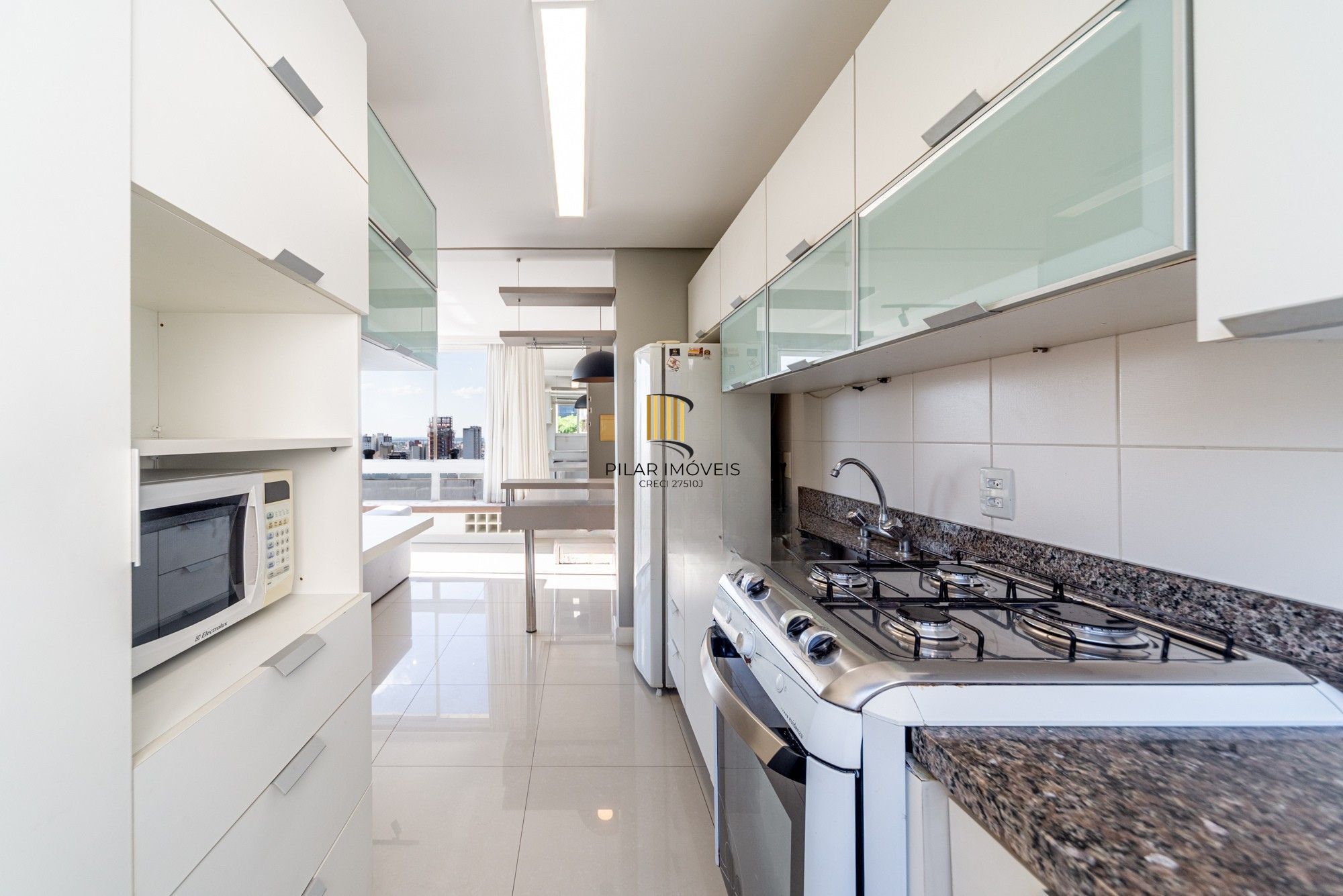 Vende-se apartamento com 1 quarto e 1 vaga – Mont'Serrat