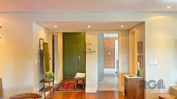 Apartamento de 200m², 4 quartos, 1 suíte e 4 vagas – Moinhos de Vento