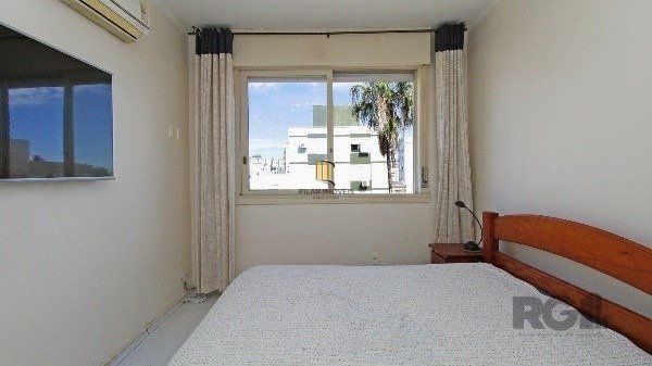 Amplo apartamento 2 quartos com vaga no Menino Deus - 71m²