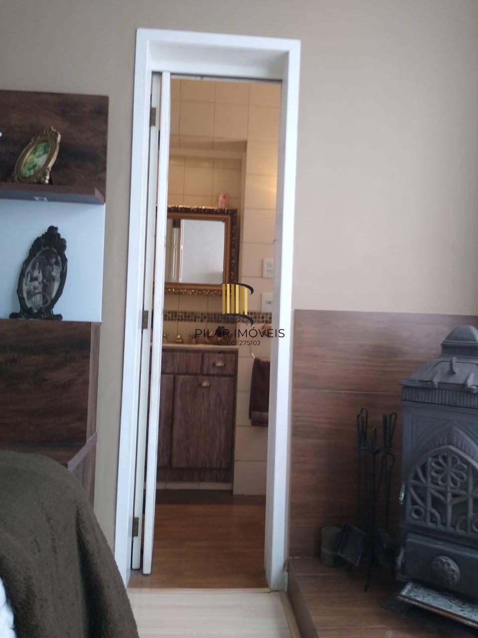 Vende-se apartamento com 3 quartos(1 suíte), 114m² e 1 vaga - Moinhos de Vento