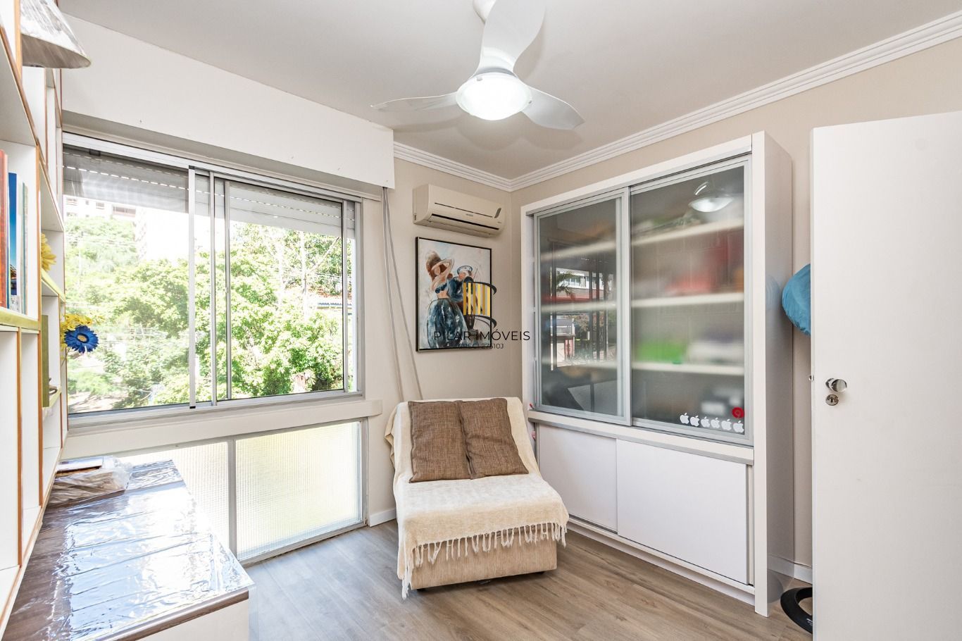 Vende-se apartamento com 3 quartos (1 suíte), 133 m² e 1 vaga – Petrópolis