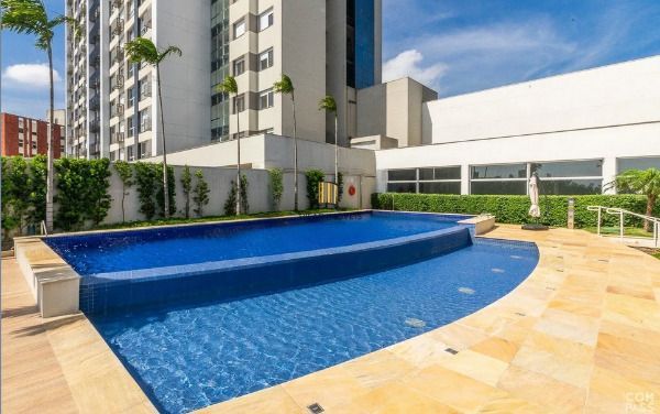 Apartamento mobiliado, 3 suítes, 2 vagas – 126m² – Petrópolis