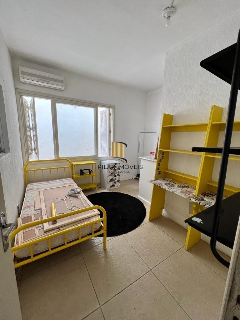 Casa 4 dormitórios no bairro Petrópolis