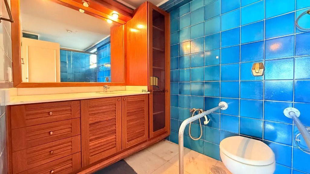 Apartamento alto padrão com 3 quartos, ótima localização e 173 m² - Moinhos de Vento