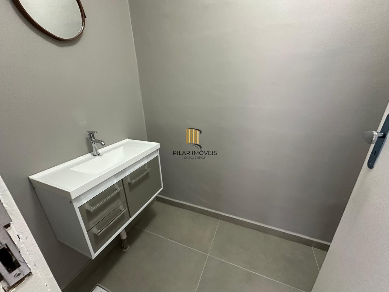 Vende-se cobertura com 2 quartos(2 suítes), piscina, 2 vagas e 235 m² – Mont`Serrat