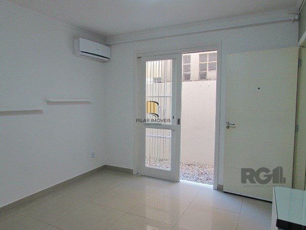 Apartamento com 1 Dormitório e Pátio Privativo no Bairro Petrópolis - Pilar Imóveis