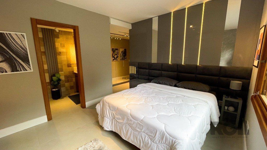 Vende-se luxuoso apartamento 3 quartos com suíte, 2 vagas, com churrasqueira e hidro - 148m² -  Petrópolis