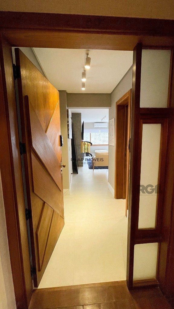 Vende-se luxuoso apartamento 3 quartos com suíte, 2 vagas, com churrasqueira e hidro - 148m² -  Petrópolis