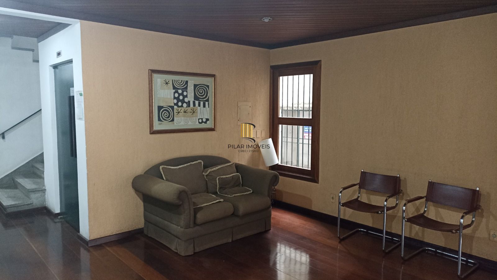 Vende-se apartamento de 1 dormitório com sacada e 47m² - Cidade Baixa