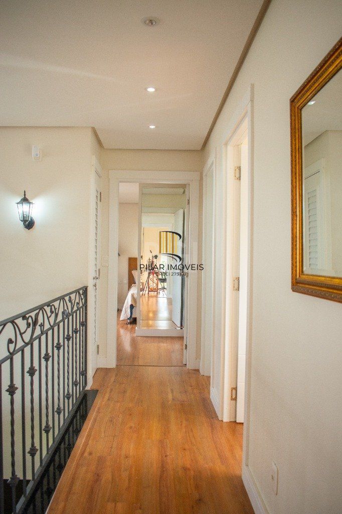 Casa para Venda - 243.12m², 4 dormitórios, sendo 1 suites, 4 vagas - São Vicente