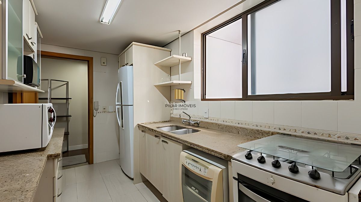 Vende-se apartamento com 2 quartos( 1 suíte), 96m², sacada e 2 vagas - Mont Serrat