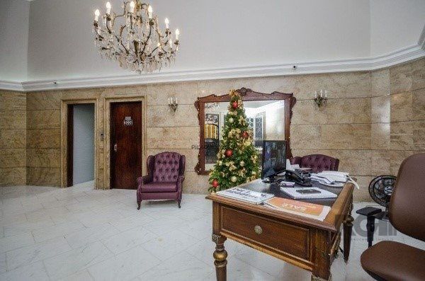 Amplo Apartamento de 3 quartos com suíte e 2 sacadas, com Vista para o Guaíba e 1 Vaga - Moinhos de Vento - 126m²