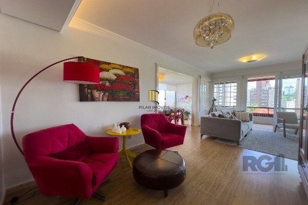 Apartamento de 3 Dormitórios com Suíte e 2 Vagas no Bairro Petrópolis - 160m²