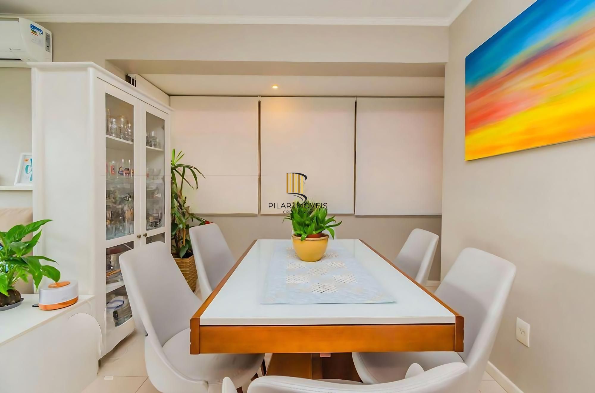 Vende-se apartamento com 3 quartos, suíte e churrasqueira – 103 m² - Petrópolis