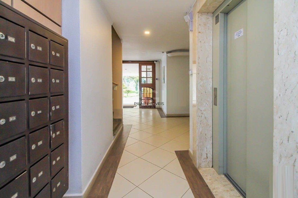 Cobertura para Venda - 252m², 3 dormitórios, sendo 1 suites, 2 vagas - Menino Deus