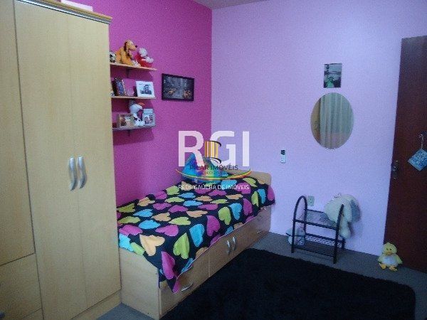 Casa à Venda – 320m², 3 Dormitórios (1 Suíte), 5 Vagas – Partenon