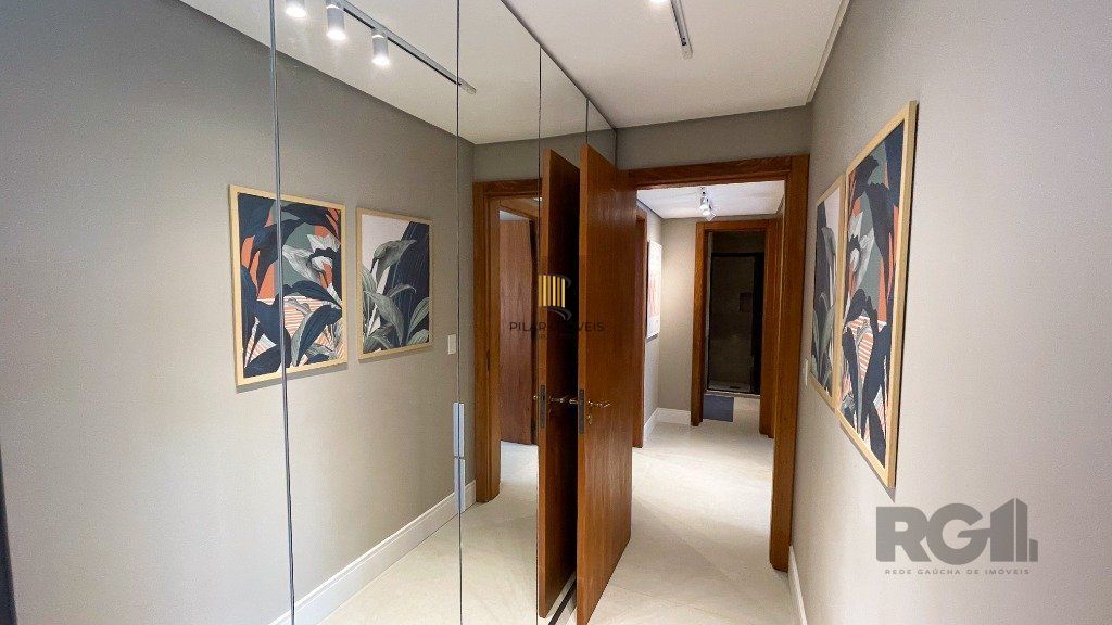 Vende-se luxuoso apartamento 3 quartos com suíte, 2 vagas, com churrasqueira e hidro - 148m² -  Petrópolis