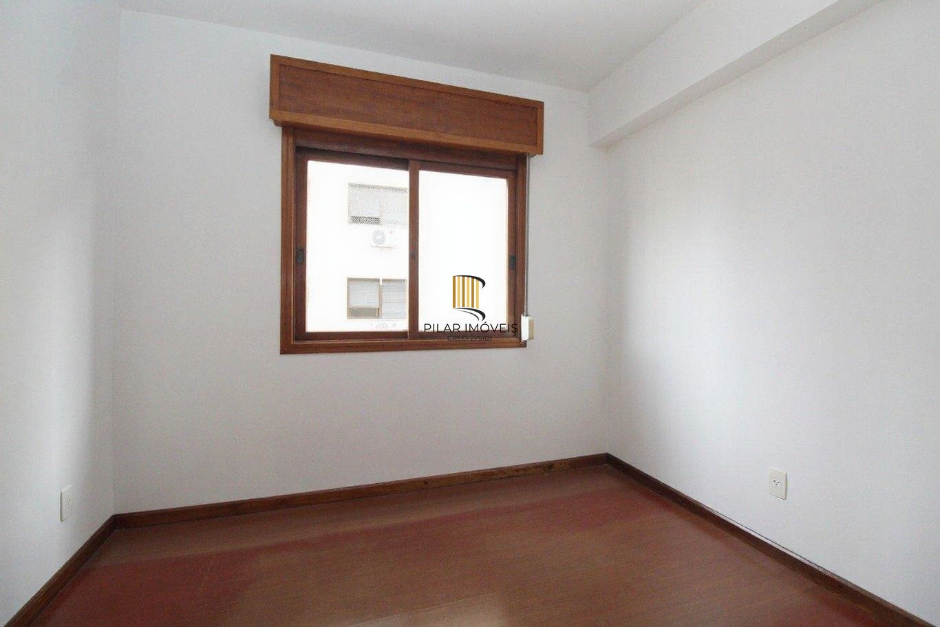 Vende-se cobertura com 3 dormitórios, piscina, 245m² e 2 vagas - Mont Serrat