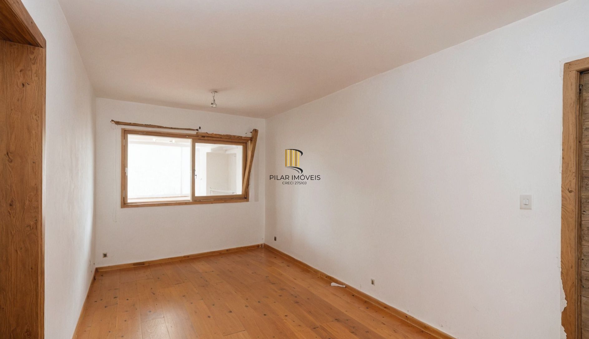 Vende-se apartamento com 2 quartos(1 suíte) e 68m² - Petrópolis