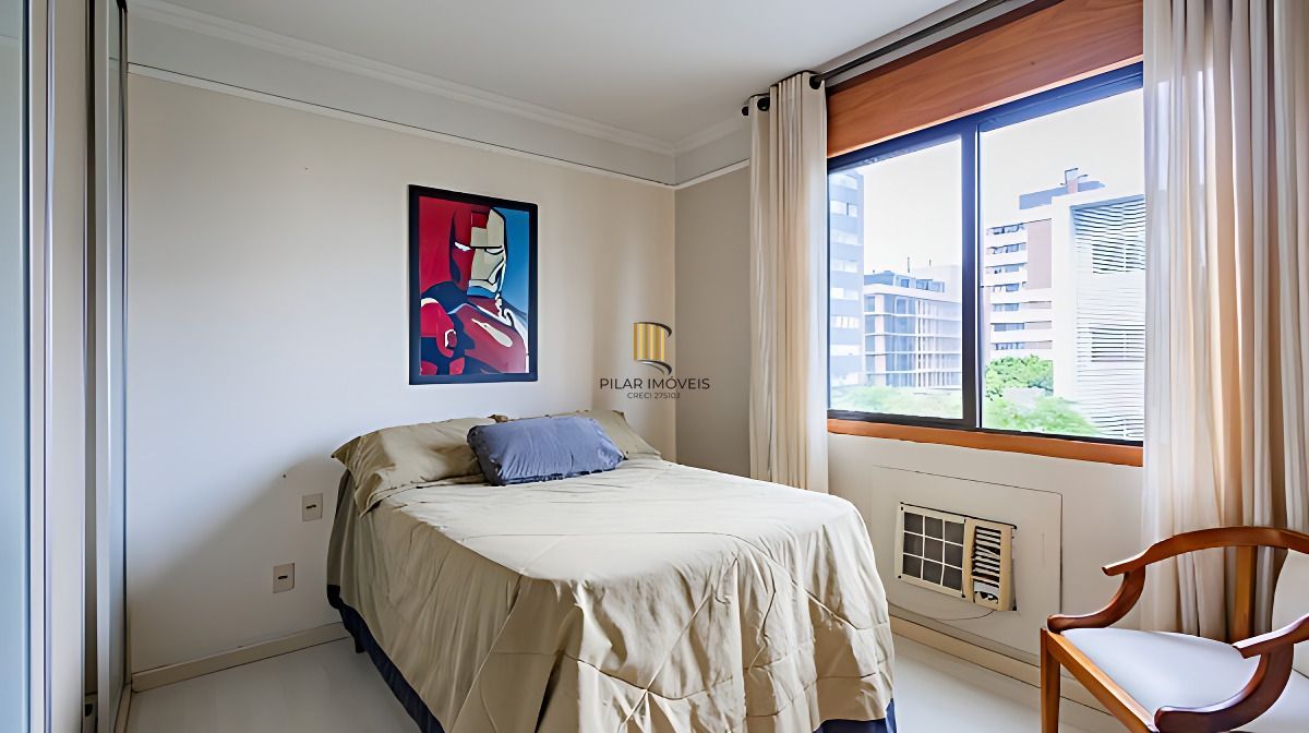 Vende-se apartamento com 2 quartos( 1 suíte), 96m², sacada e 2 vagas - Mont Serrat