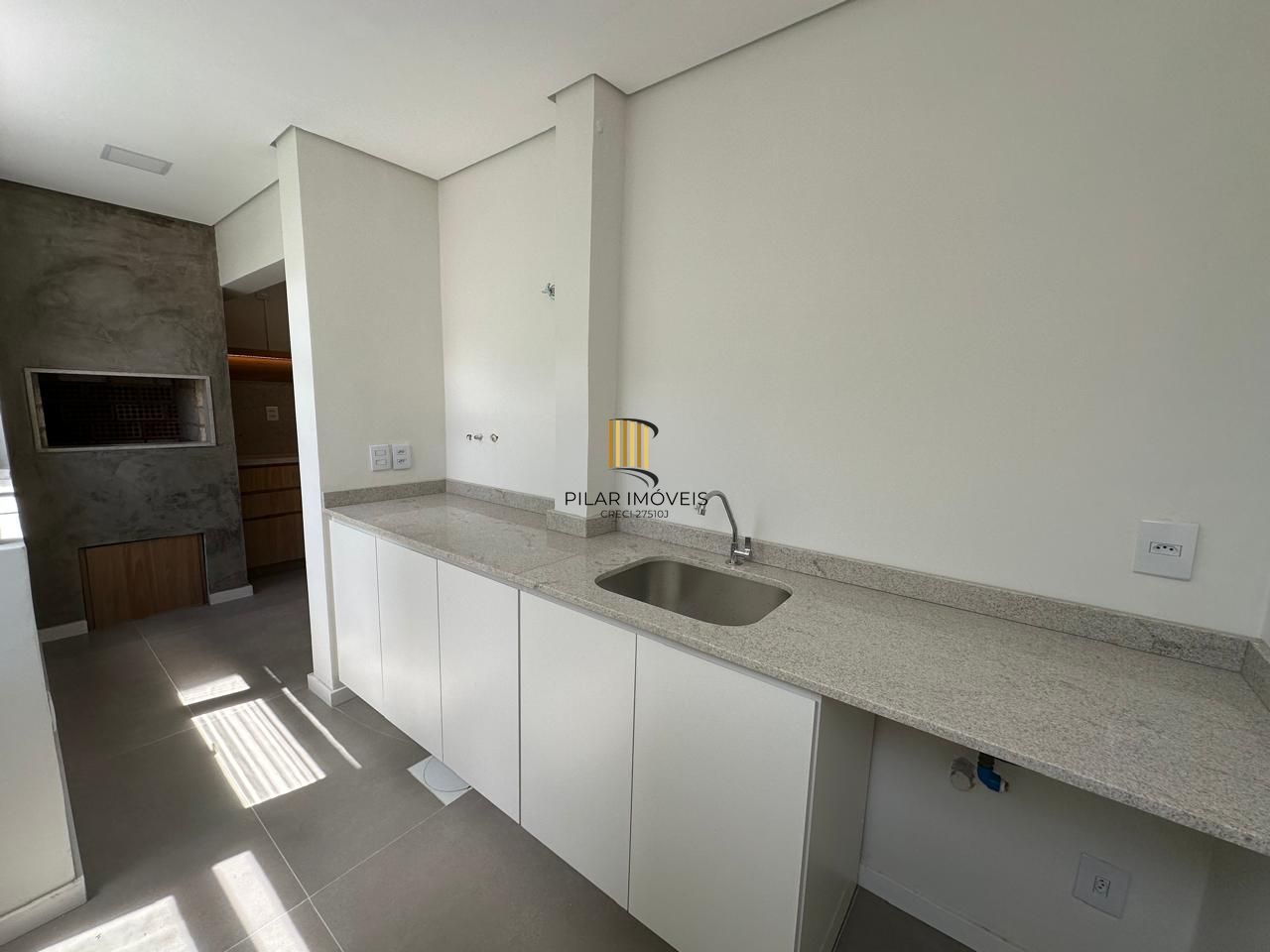 Vende-se apartamento com 3 quartos (2 suítes), 104,6m² e 1 vaga – Petrópolis