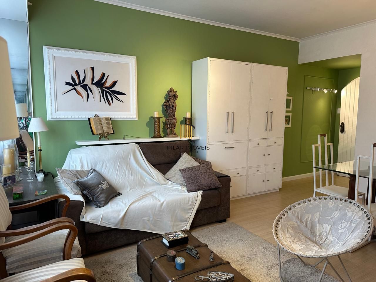 Vende-se apartamento com 3 quartos(1 suíte), 114m² e 1 vaga - Moinhos de Vento