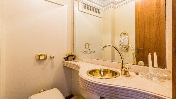 Amplo apartamento com 3 dormitórios, churrasqueira e hidromassagem - 222m² - Petrópolis