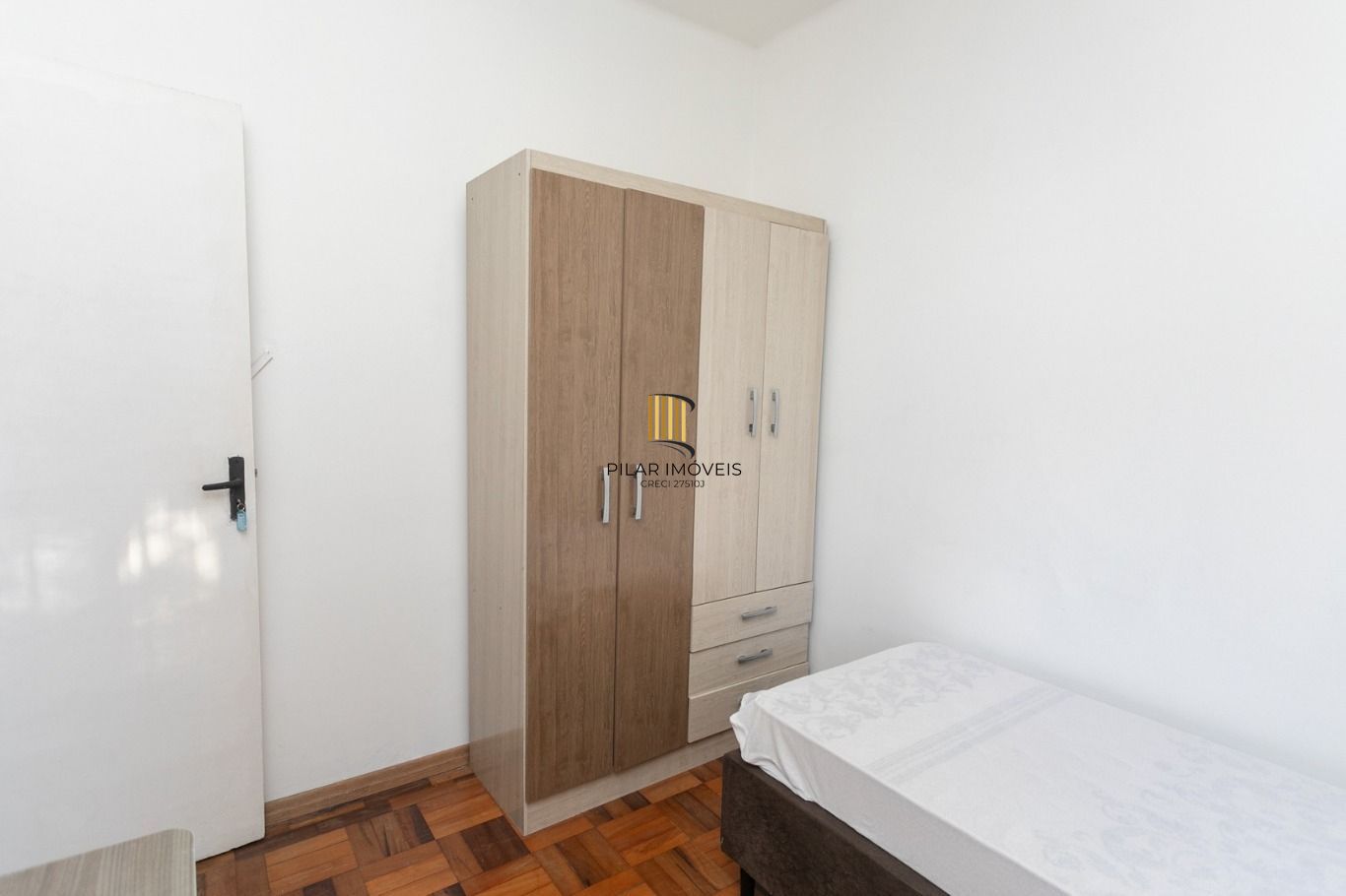 Vende-se apartamento com 3 quartos(1 suíte), 95m², sacada e 1 vaga - Bela Vista