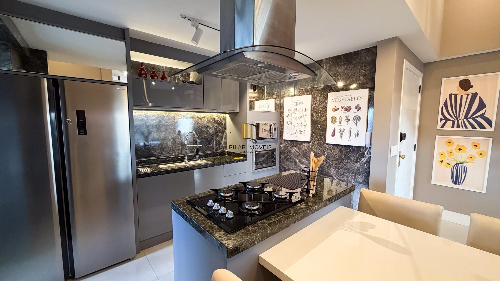 Vende-se linda cobertura com 3 quartos (1 suíte), 209m², 2 vagas e piscina – Três Figueiras