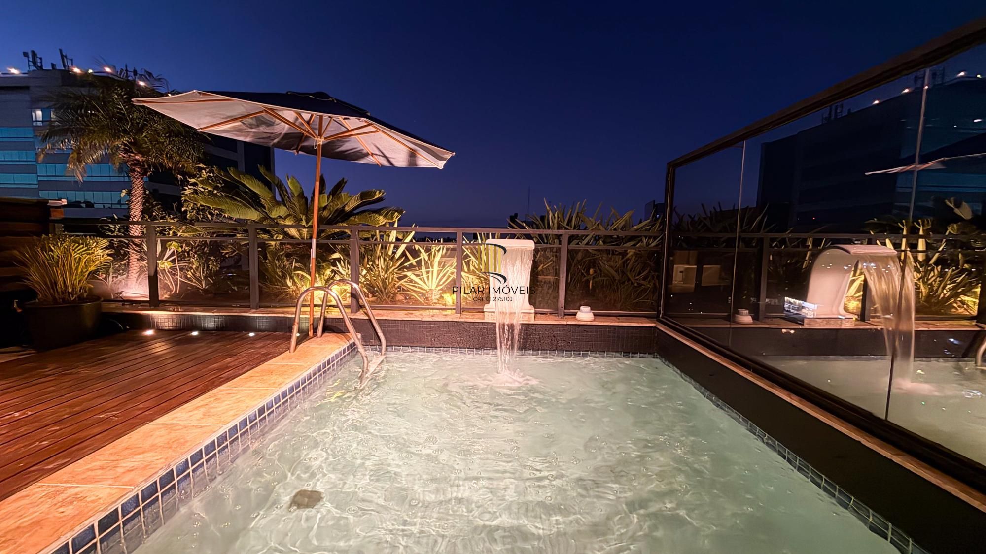 Vende-se linda cobertura com 3 quartos (1 suíte), 209m², 2 vagas e piscina – Três Figueiras