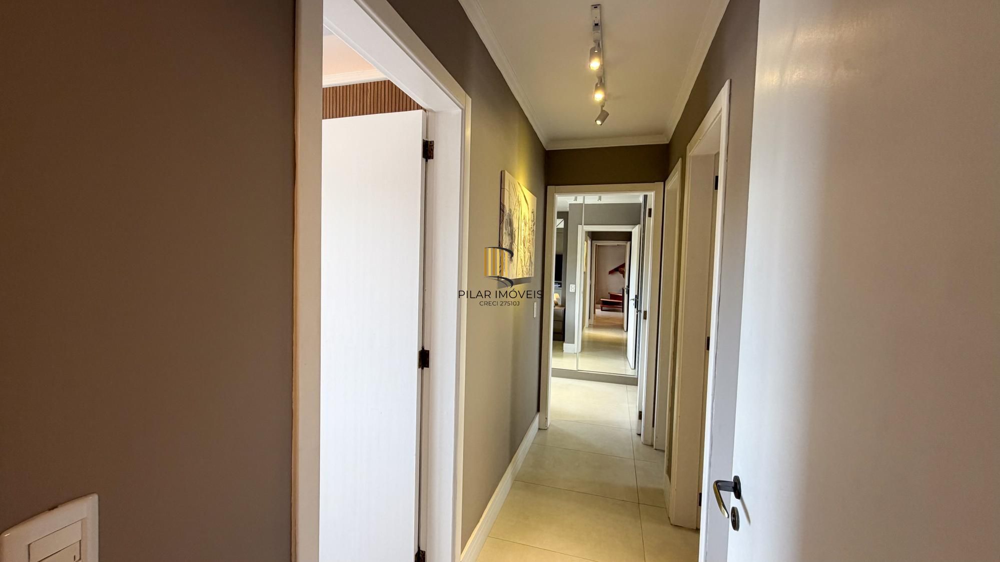 Vende-se linda cobertura com 3 quartos (1 suíte), 209m², 2 vagas e piscina – Três Figueiras