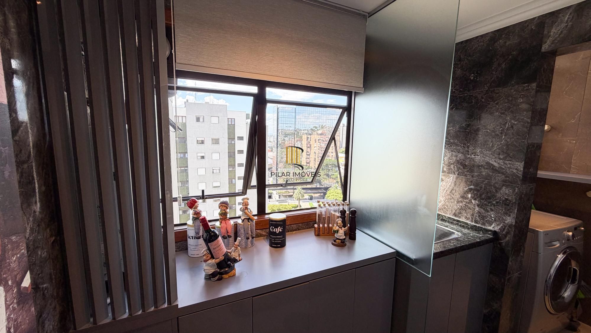 Vende-se linda cobertura com 3 quartos (1 suíte), 209m², 2 vagas e piscina – Três Figueiras