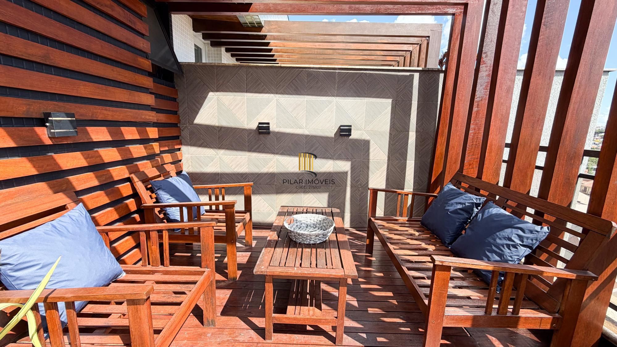 Vende-se linda cobertura com 3 quartos (1 suíte), 209m², 2 vagas e piscina – Três Figueiras