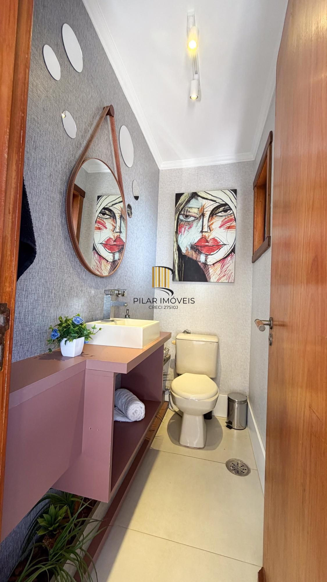 Vende-se linda cobertura com 3 quartos (1 suíte), 209m², 2 vagas e piscina – Três Figueiras