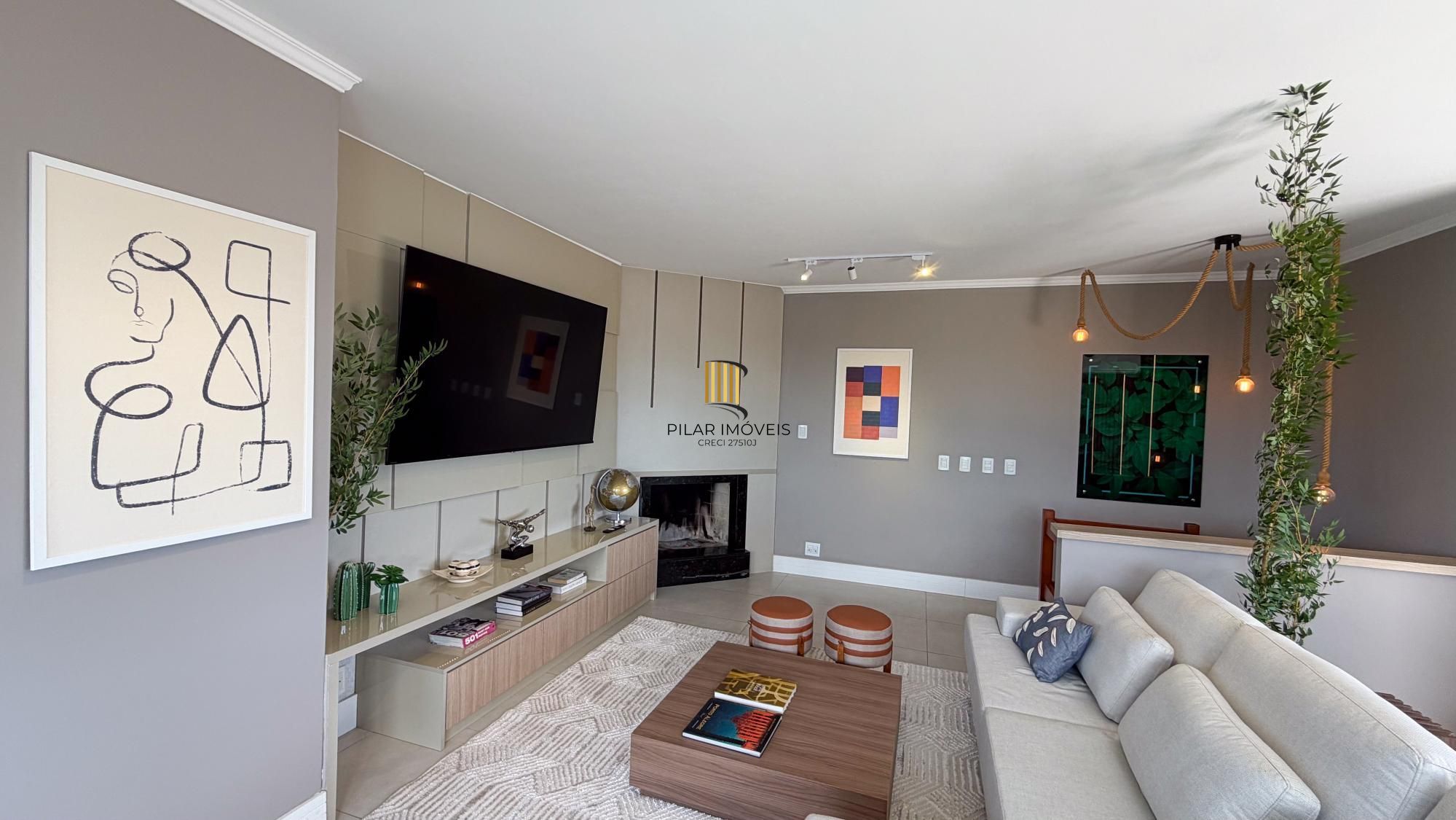 Vende-se linda cobertura com 3 quartos (1 suíte), 209m², 2 vagas e piscina – Três Figueiras