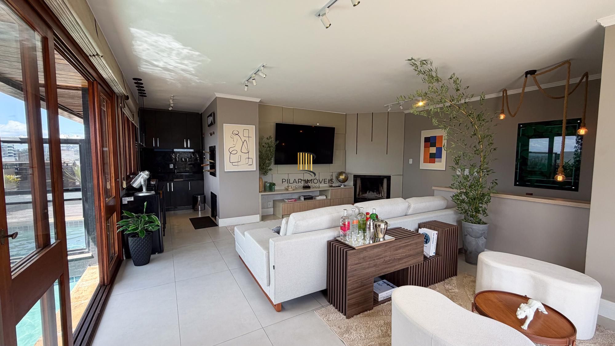 Vende-se linda cobertura com 3 quartos (1 suíte), 209m², 2 vagas e piscina – Três Figueiras